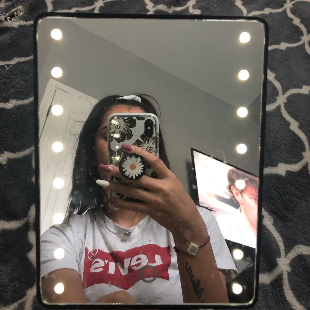 small vanity mirror - Picture 2 of 7